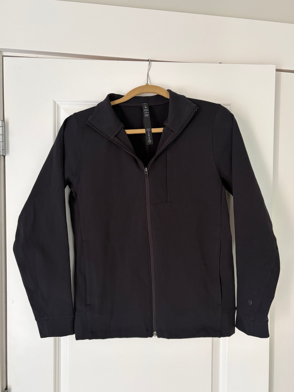 lululemon athletica Men's Black Lightweight Full-Zip Jacket